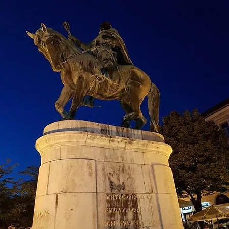 Coral Daire Peçuy